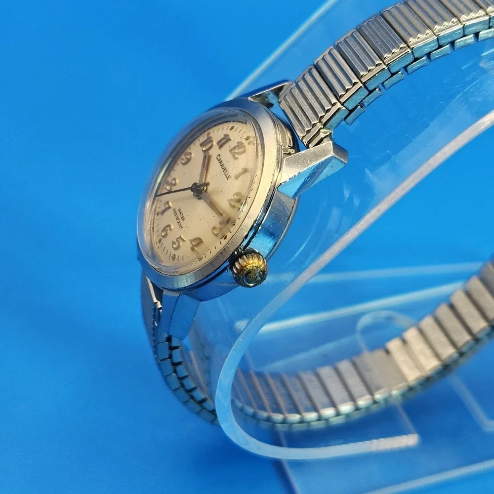 Vintage 1968 Caravelle‎ by Bulova 23mm Women's 17 Jewel Mechanical Wind Watch
